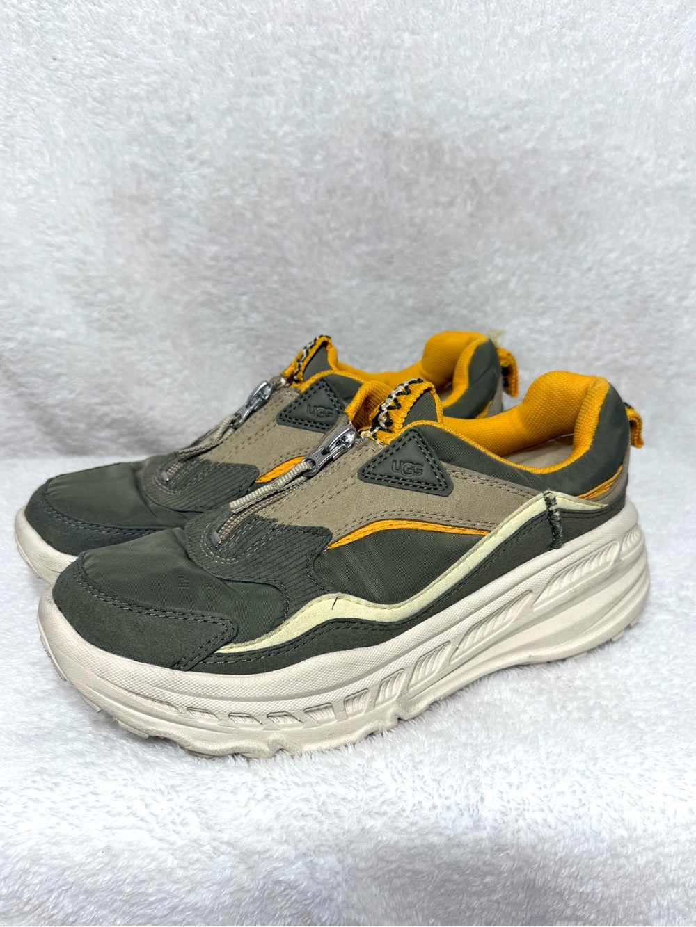 UGG CA805 Zip sneakers in an olive green Size 8